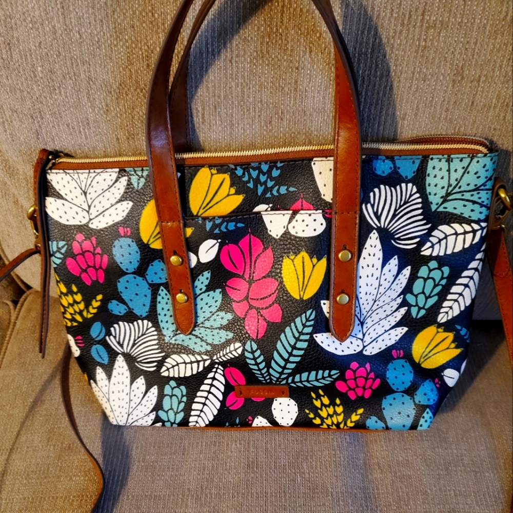 Fossil floral purse